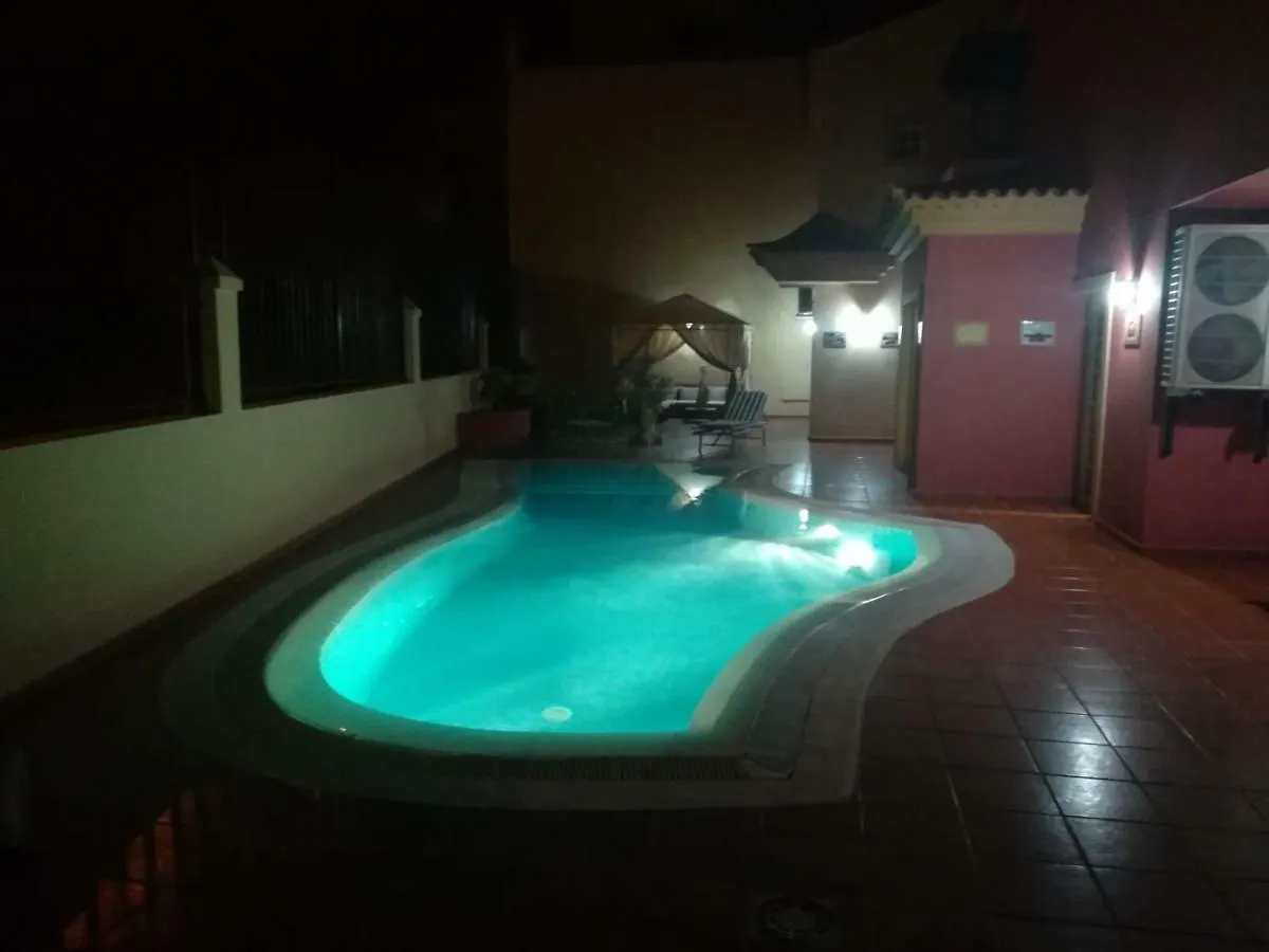 Dream Villa Адехе 0*,